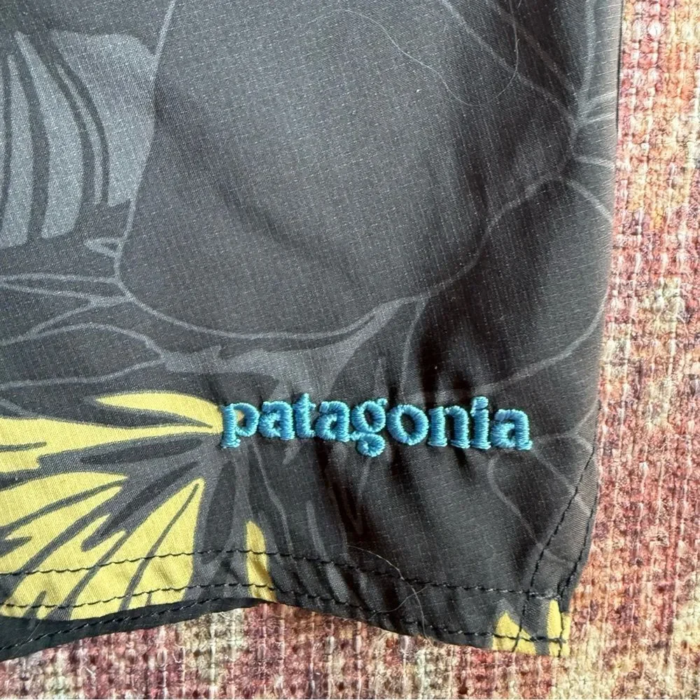 Patagonia Men's Swim Shorts - gray and Yellow Floral size 35 - Picture 5 of 9